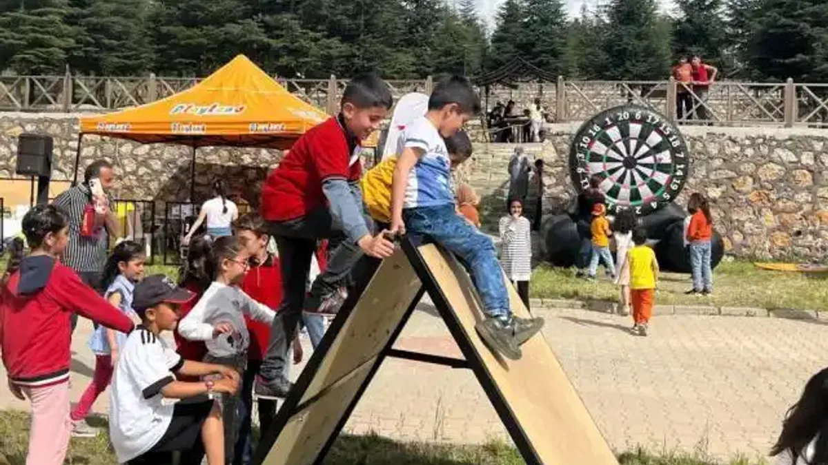Playland Eğlence Tırı Doğanşehir'de çocukları sevindirdi