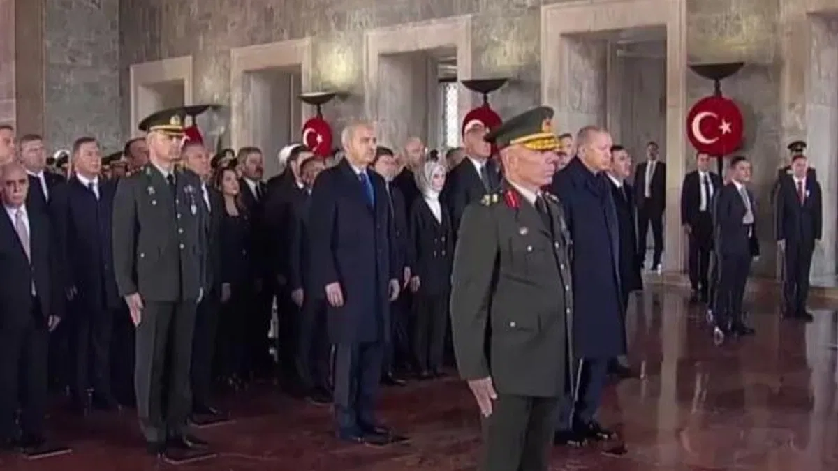 Devlet erkanı Anıtkabir'de (CANLI)