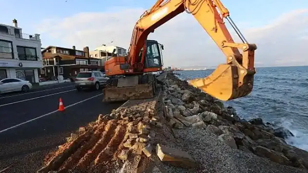 Güzelbahçe Belediyesi'nden Kanayan Yaraya Neşteri