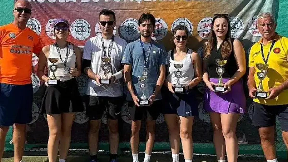 Muğla Büyükşehir Belediyesi 6. Geleneksel Cumhuriyet Kupası Karma Tenis Turnuvası Dalaman'da Yapıldı