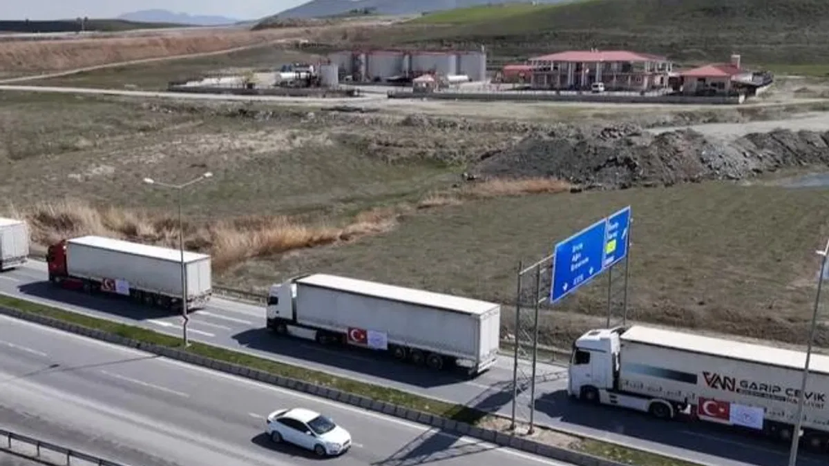 Türkiye’den İran’a 'şifa kervanı' yola çıktı