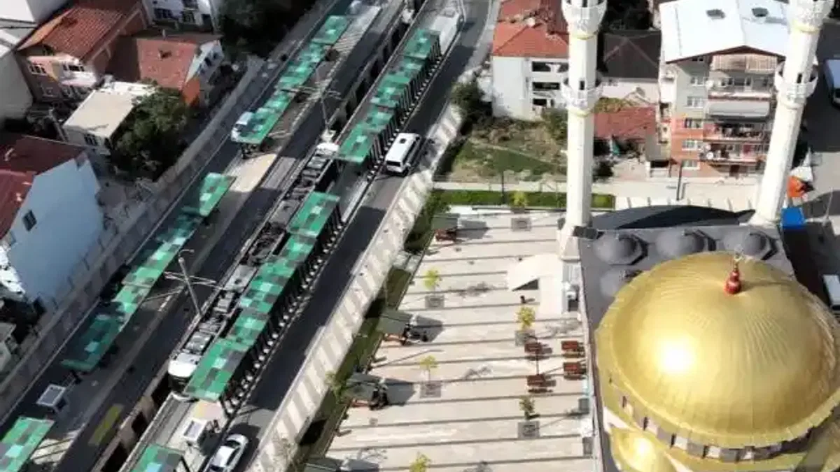 Kocaeli'de İzmit Başaran Camii Meydanı’nı yeniledi