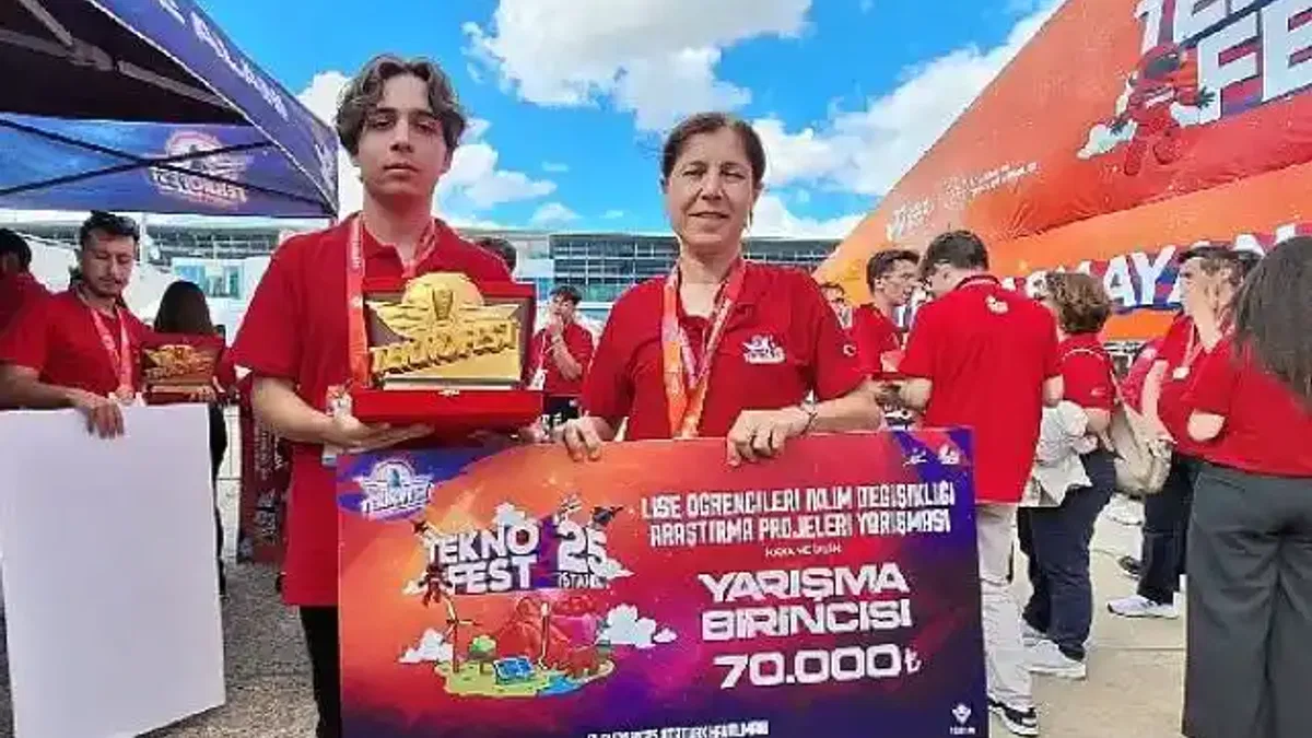 İzmir Fen Lisesi Öğrencisi, TEKNOFEST 2025'te Türkiye Birincisi Oldu