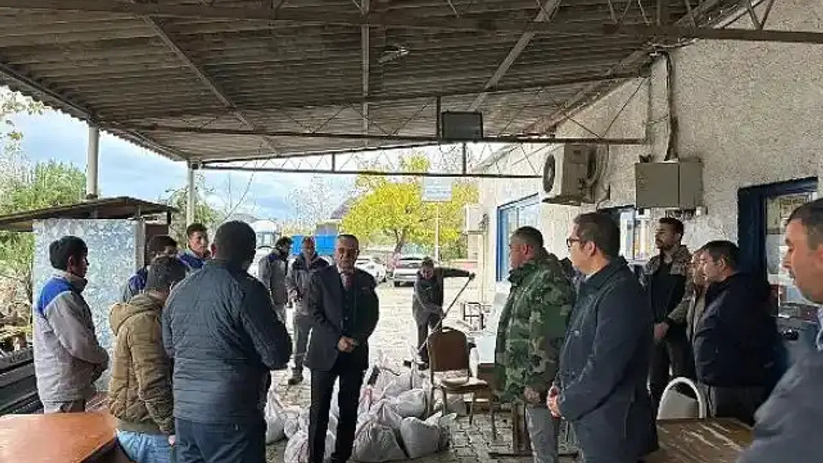 Başkan Topaloğlu'ndan belediye personeline teşekkür ziyareti