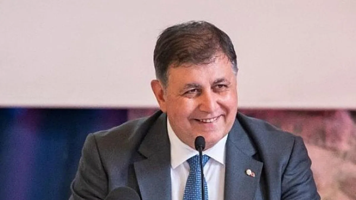 İzmir Büyükşehir Belediye Başkanı Tugay: Kamu alanının özel mülkiyete verilmesine izin vermeyeceğiz