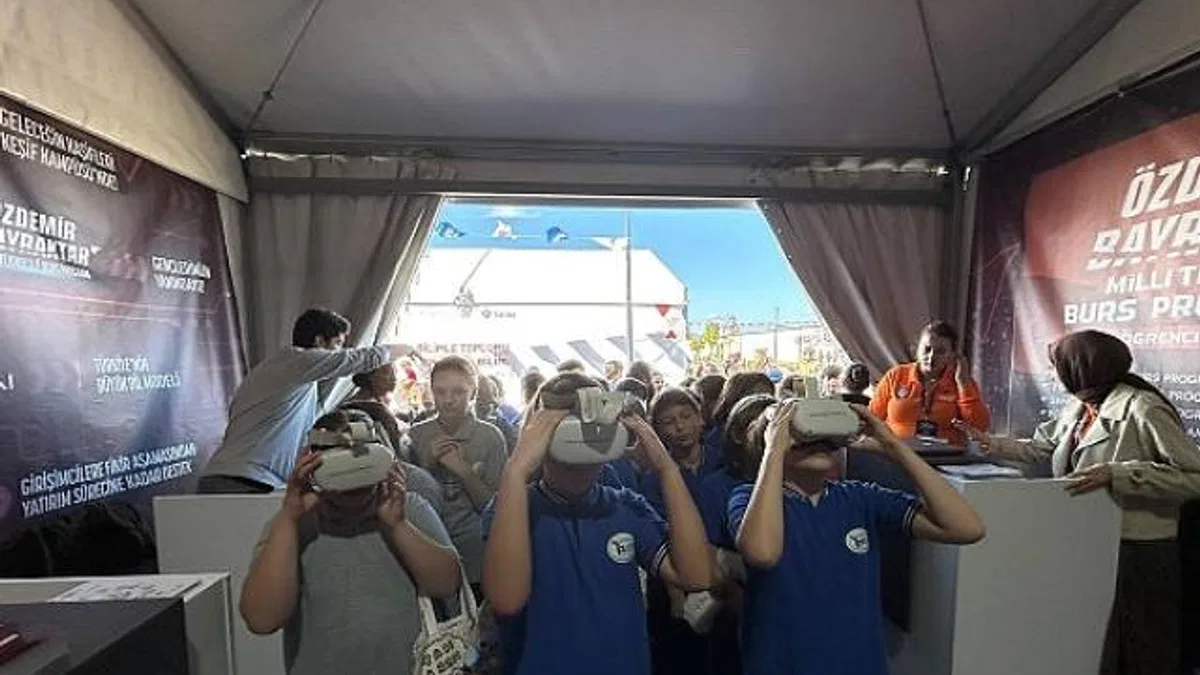 Bilimle Büyüyen Zihinler Trabzon'da Buluştu: STEAMFEST'te Bilim Rüzgârı Esti!