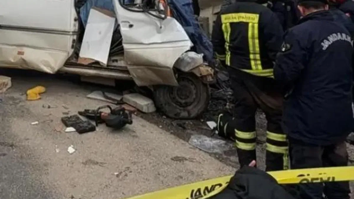Burdur’da feci kaza: 7 ölü, 3 yaralı