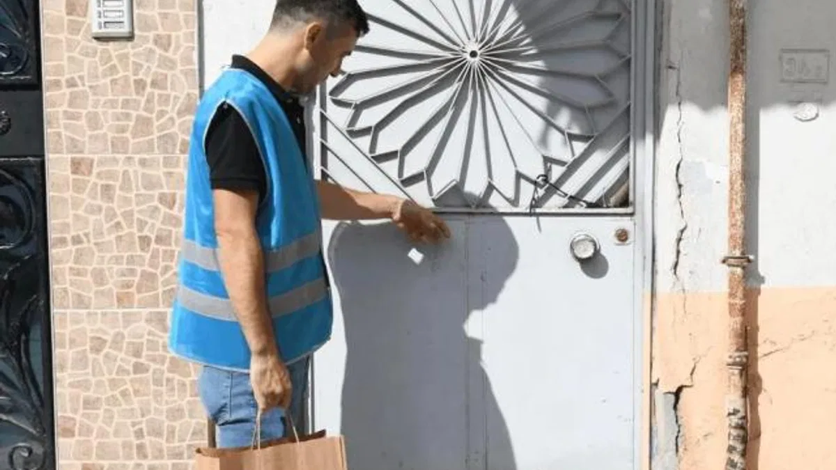 Başkan Ahmet Akın’dan öğrencilere gıda desteği