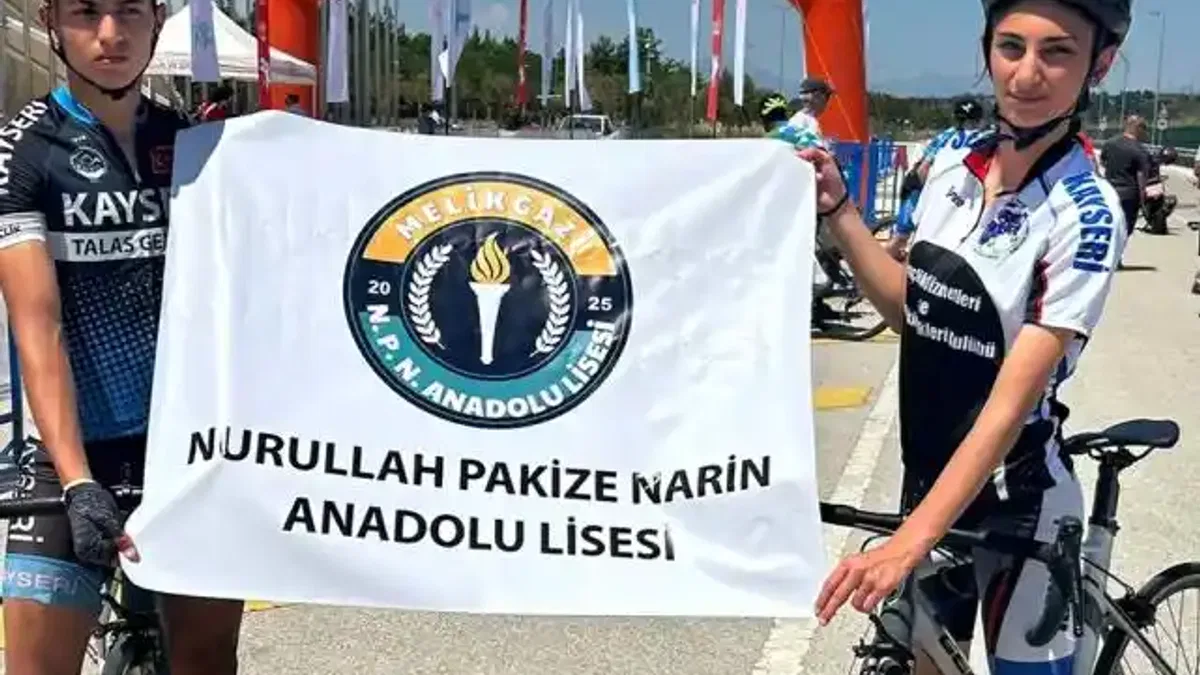 Kayseri'nin gururlandıran lise... Bisiklet ve voleybolda parladı