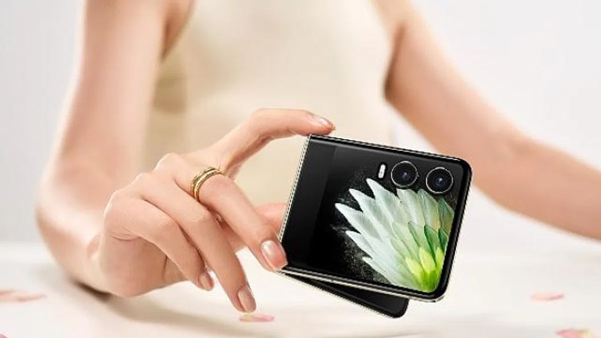 TECNO PHANTOM V Flip2 5G Türkiye'de satışa sunuldu