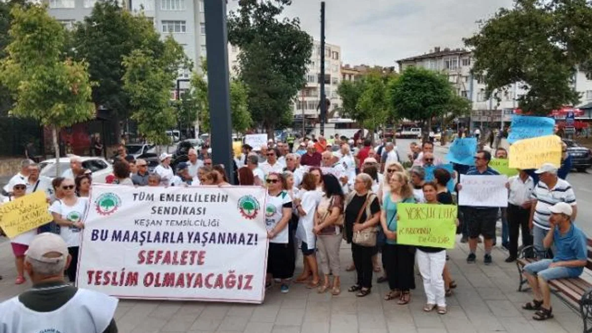 Keşan'da emeklilerden maaş protestosu