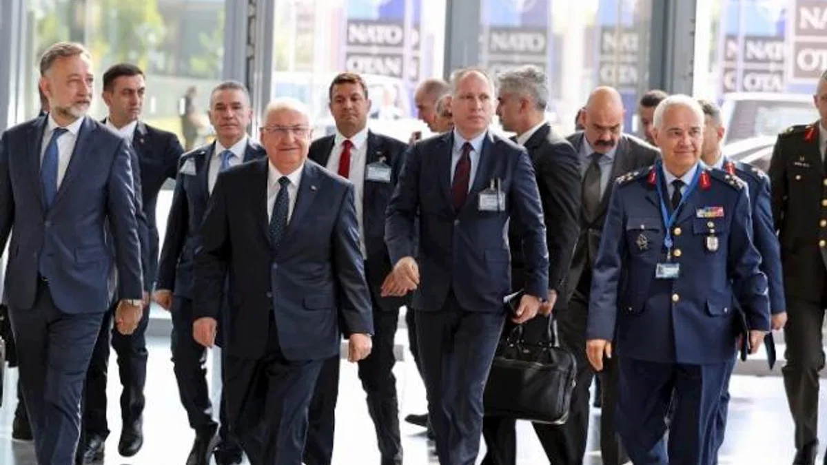 Bakan Güler NATO Karargâhı'nda...