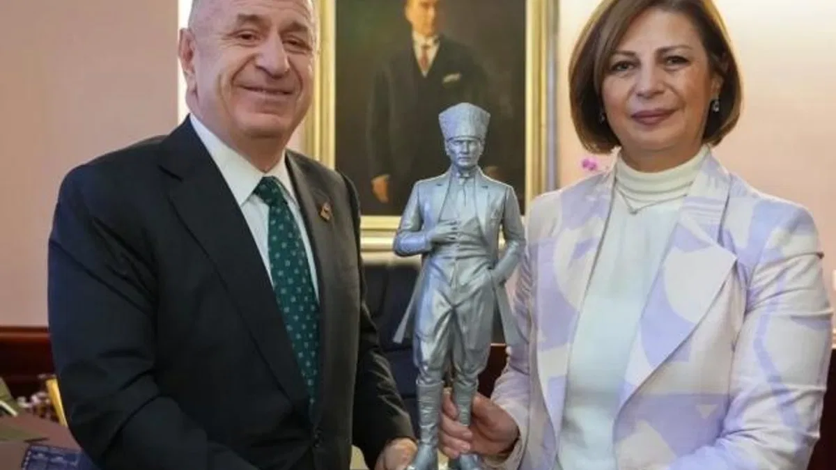 Ümit Özdağ'dan CHP'li başkana ziyaret