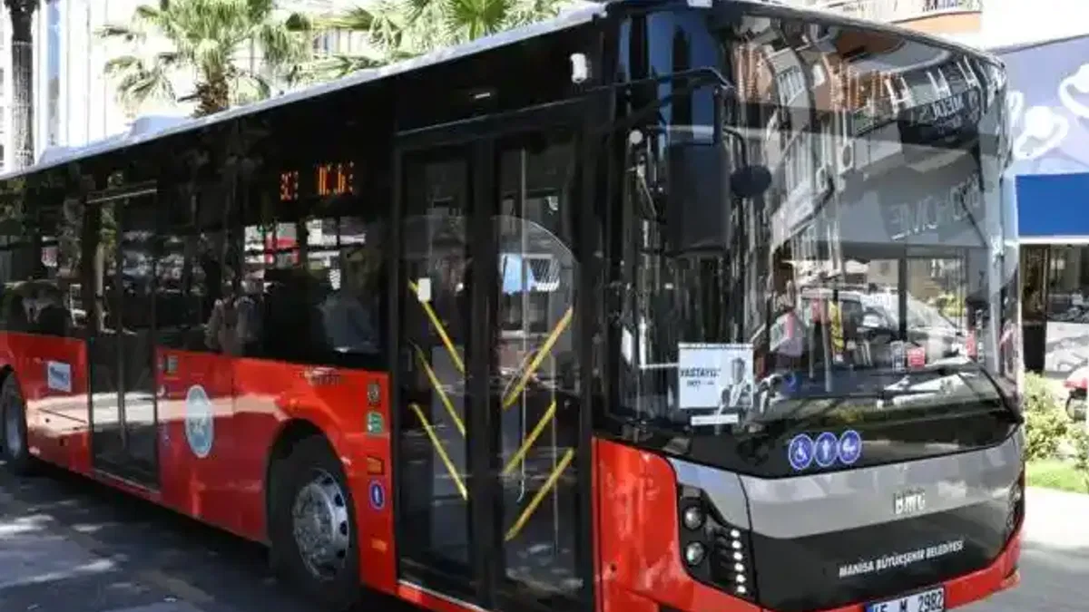Manisa Büyükşehir'den öğrencilere yeni otobüs ayarı