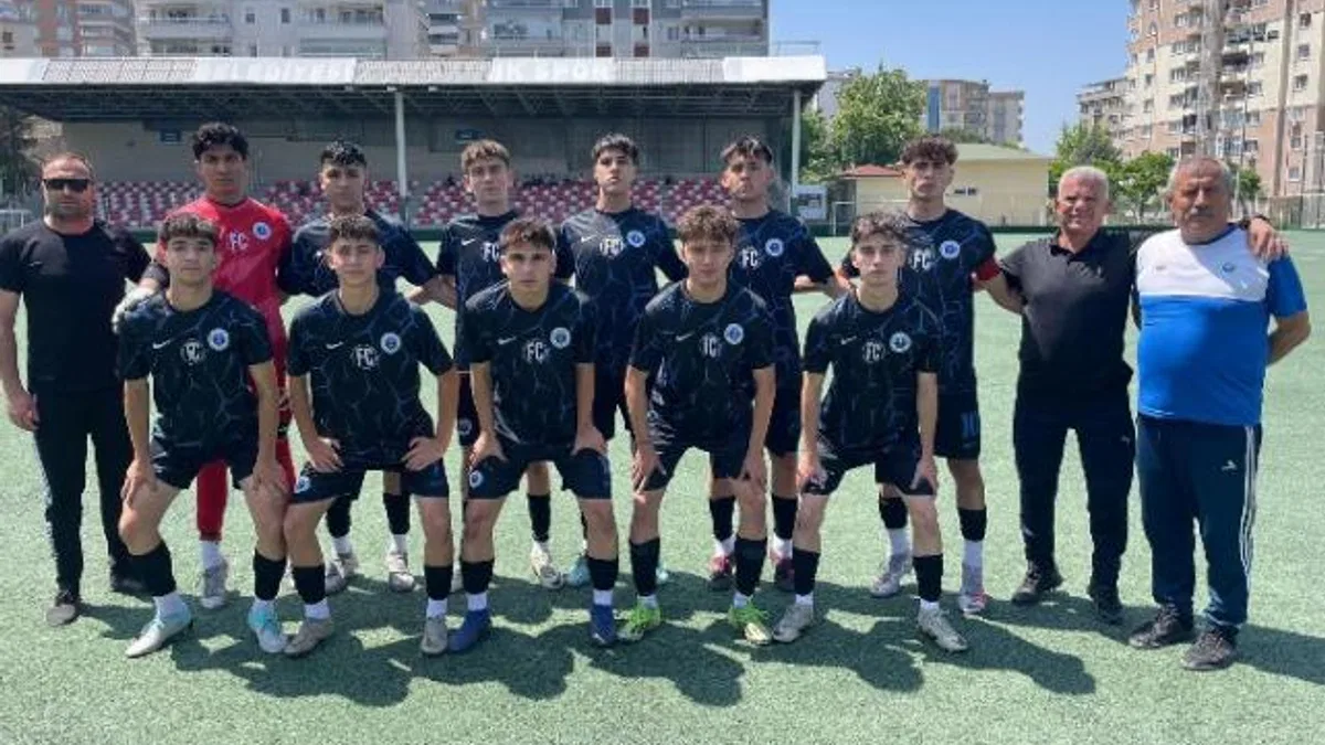 Gemlik Belediyespor U-17 Elit Lig'de şampiyon
