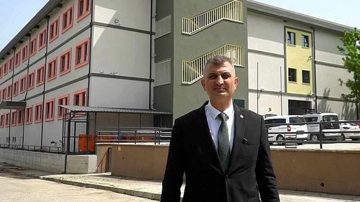 Gölcük'te atıl haldeki kalıcı iş merkezi eğitim yuvasına dönüştü
