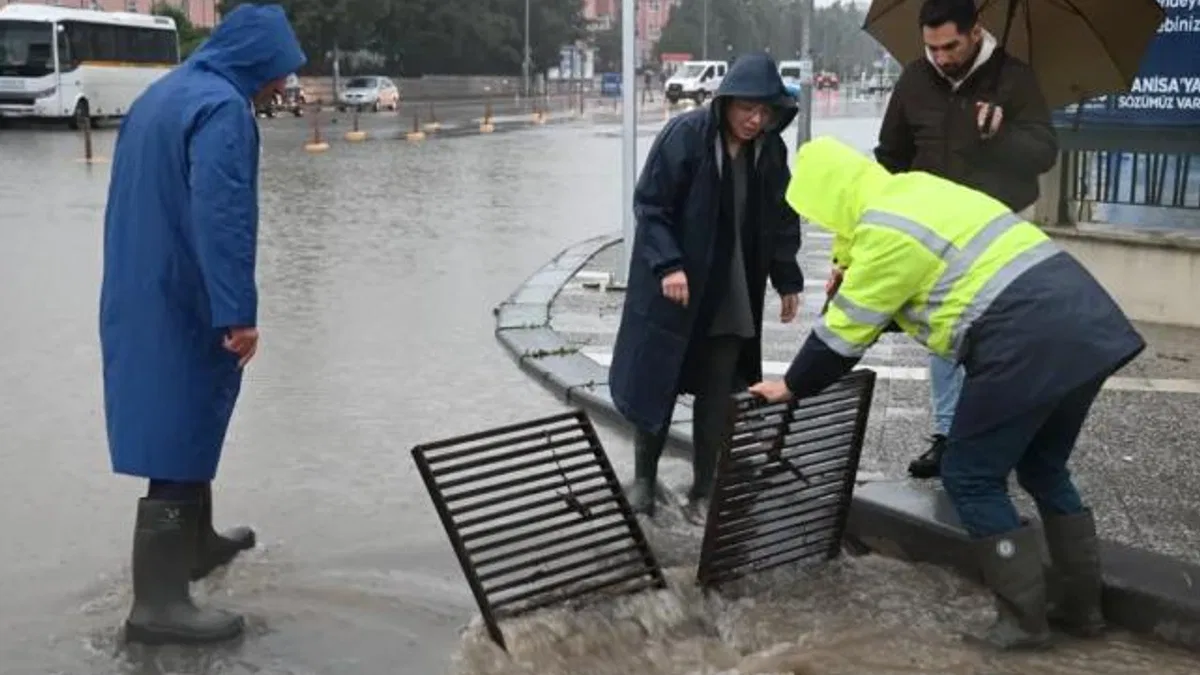 Manisa'da MASKİ ekipleri sağanak dolayısıyla sahada