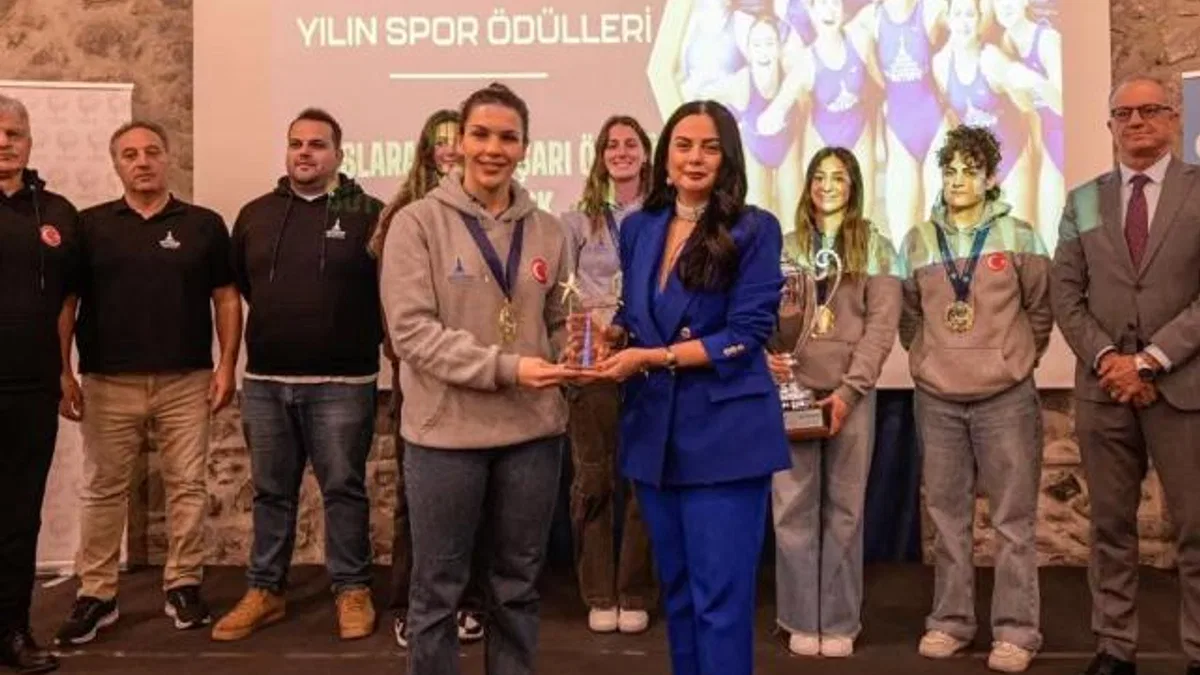 İzmir’de Yılın Spor Ödülleri sahiplerini buldu