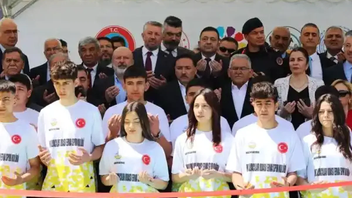 Kayseri'de "Mobilyacılar Odası ERVA Spor Okulu" açıldı