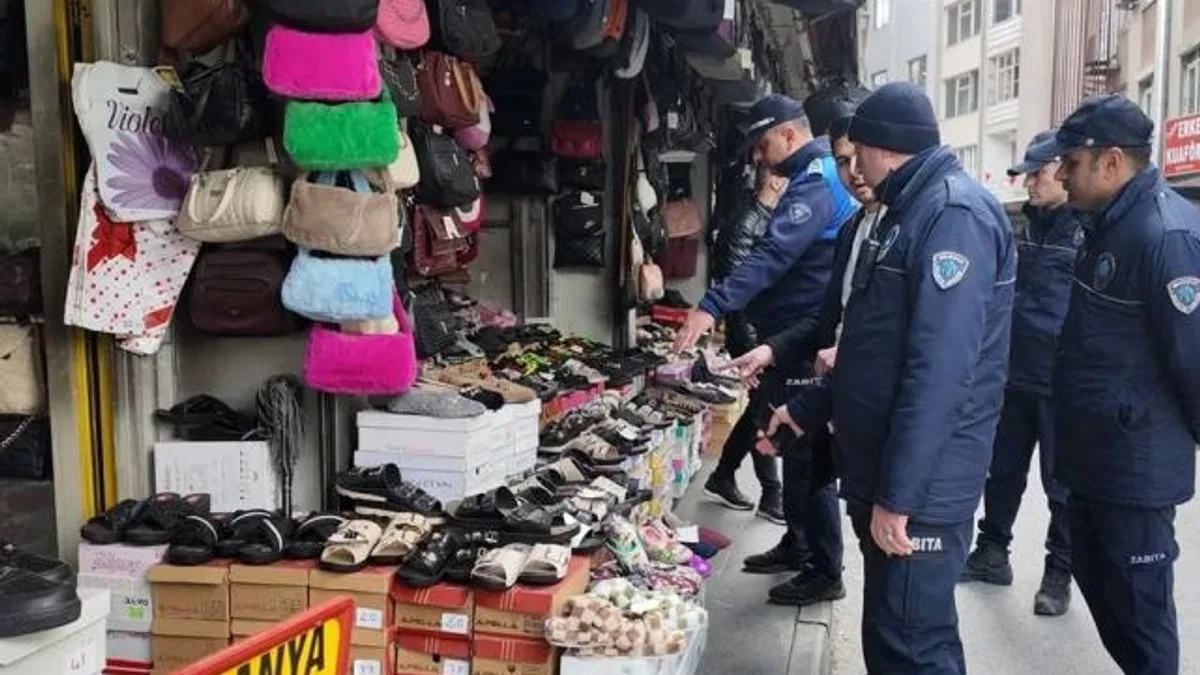 Kayseri zabıtasından kaldırım harekatı