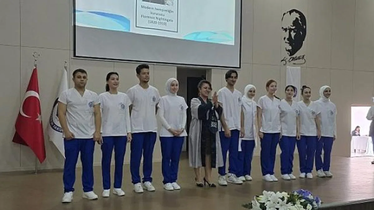EÜ Hemşirelik Fakültesi hemşire adayları üniformalarını giydi