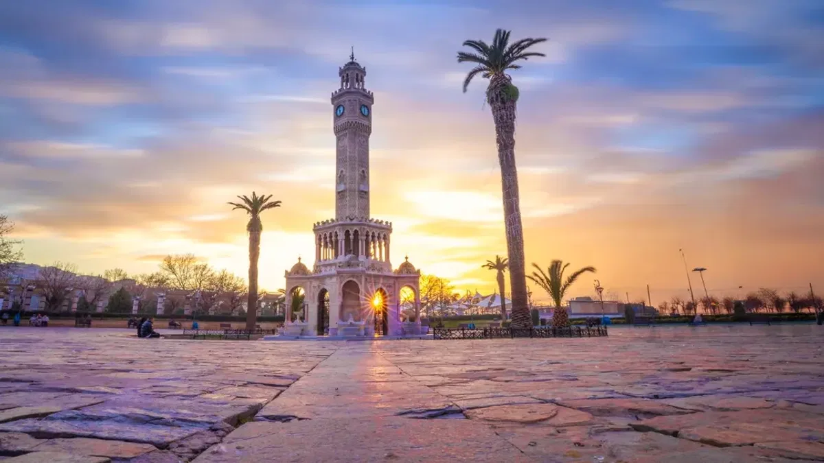 İzmir’in dijital rehberi yenilendi