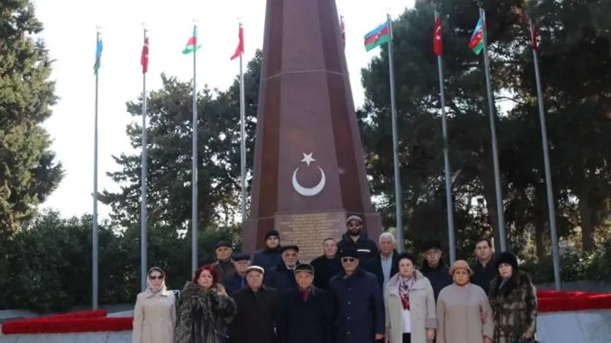 Bakü, Türk kahramanları unutmuyor