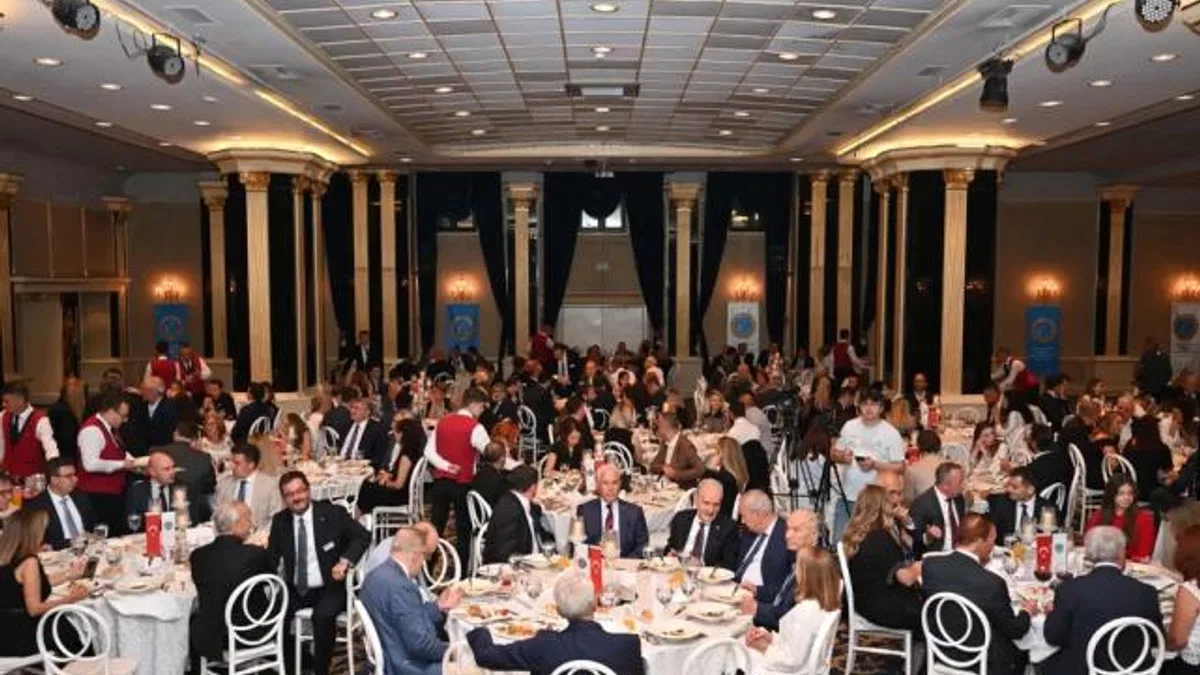 Başkan Bozbey’e RUMELİSİAD’tan ödül