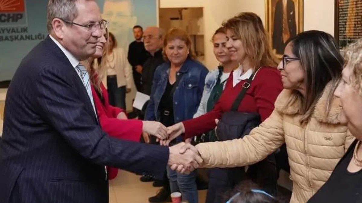 Balıkesir Ayvalık'ta CHP örgütü bayramlaştı