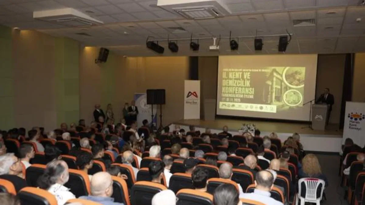 Mersin’de 'Denizle Bütünleşen Kent Vizyonu' konferansta masaya yatırıldı