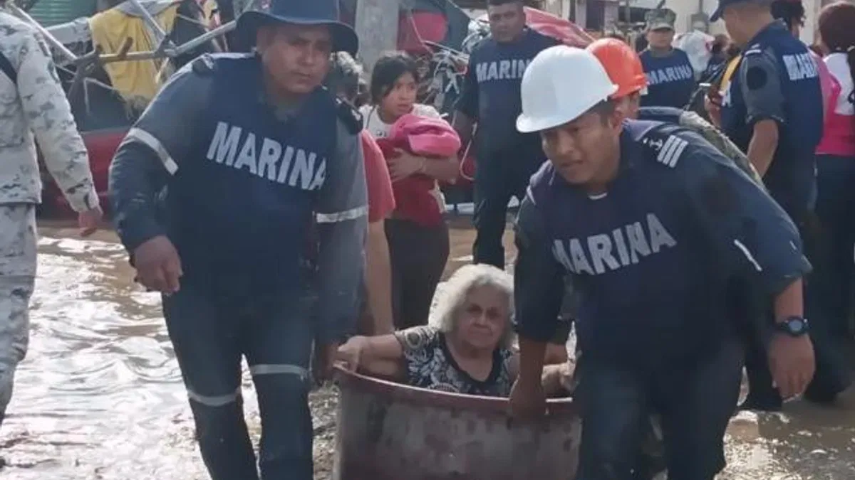 Meksika'da sel: Ölü ve yaralılar var! Meksika Donanması binlerce kişiye yardım ulaştırıyor