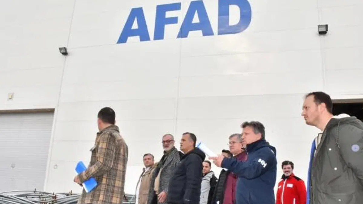 Manisa'da AFAD'ın bölgesel lojistik merkezine yakın mercek