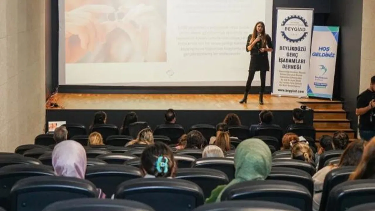 İstanbul Beylikdüzü'nde 'Evlilik Okulu' başladı