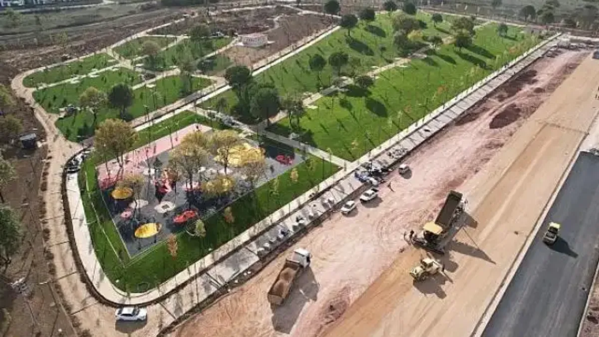 Başiskele Millet Bahçesi gün sayıyor; Mahmut Çavuş Caddesi trafiğe açıldı