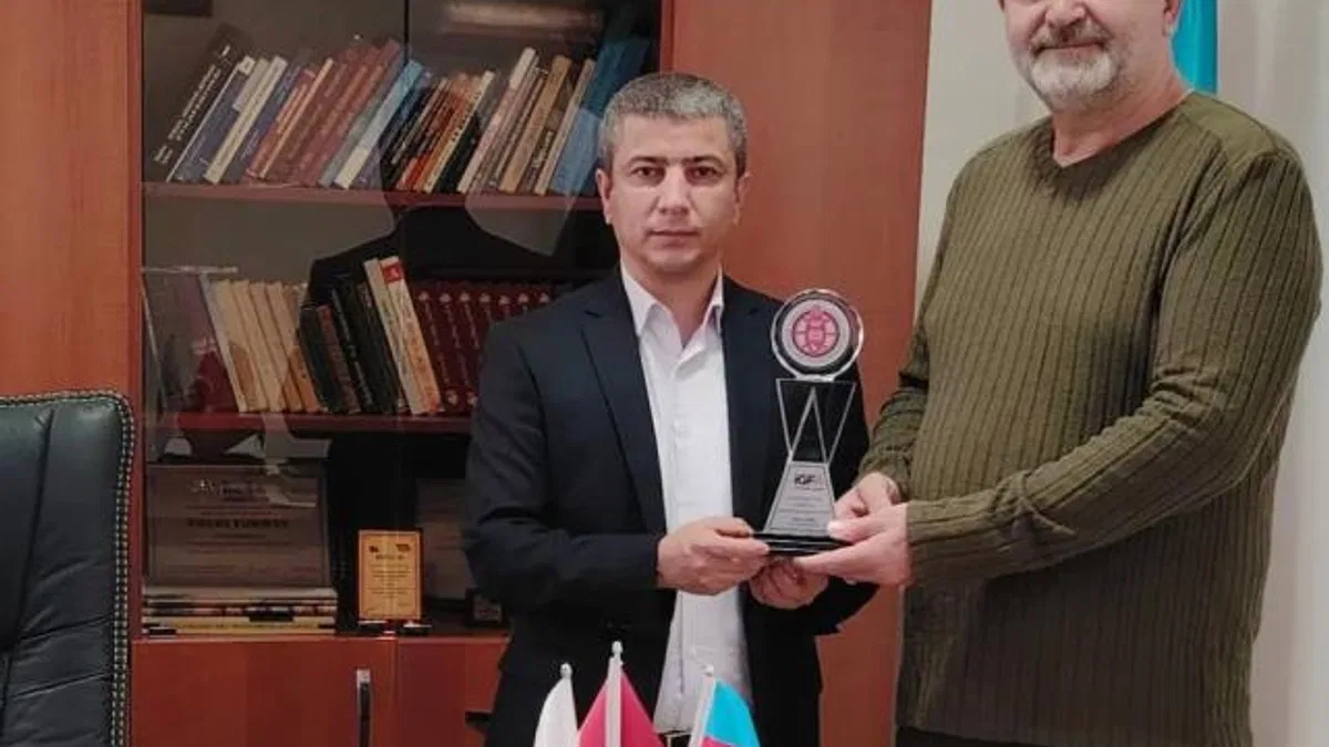Azerbaycan'da İGF'nin bayrağı Ali Zülfükaroğlu'na emanet