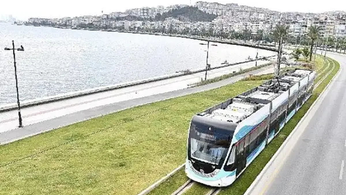 İzmir Büyükşehir Belediyesi Toplu ulaşıma yılbaşı ayarı