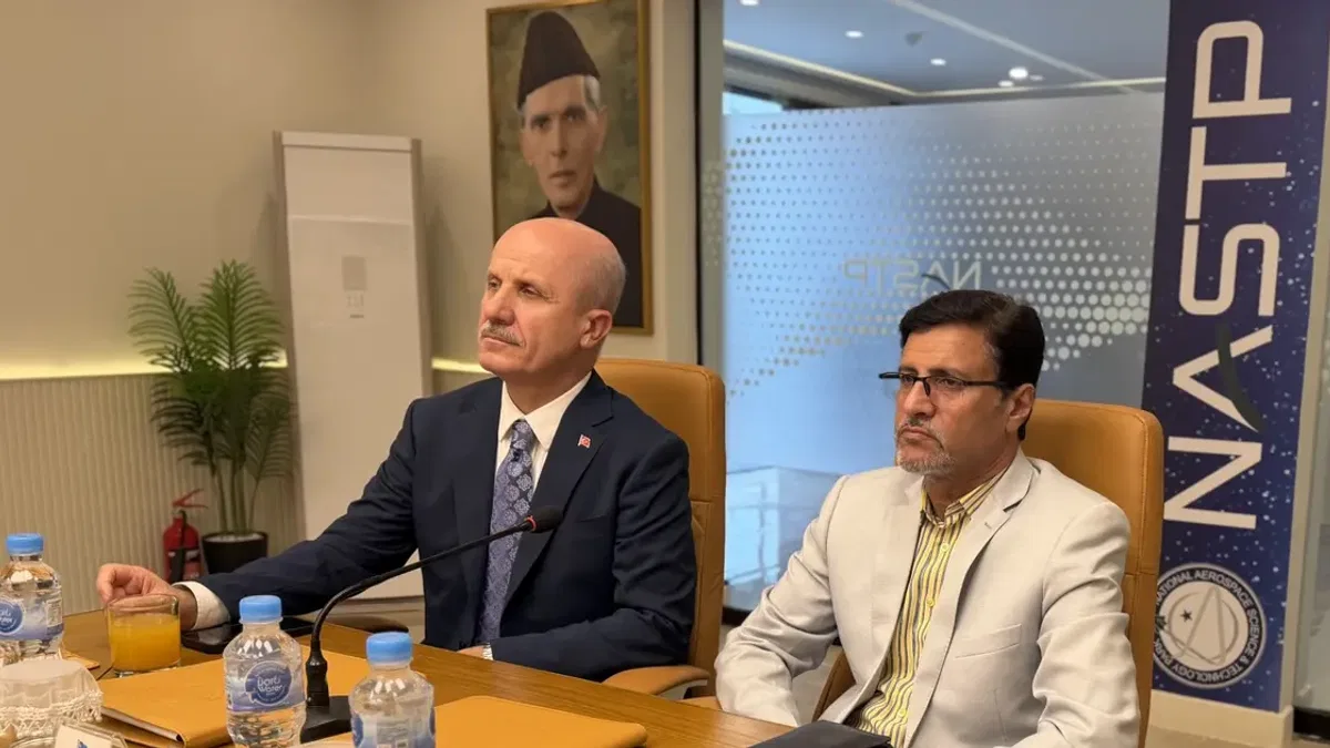 YÖK Başkanı Özvar’dan Pakistan’da NASTP ziyareti