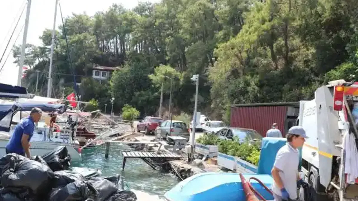 Muğla’nın eşsiz koylarında 31 ton atık toplandı