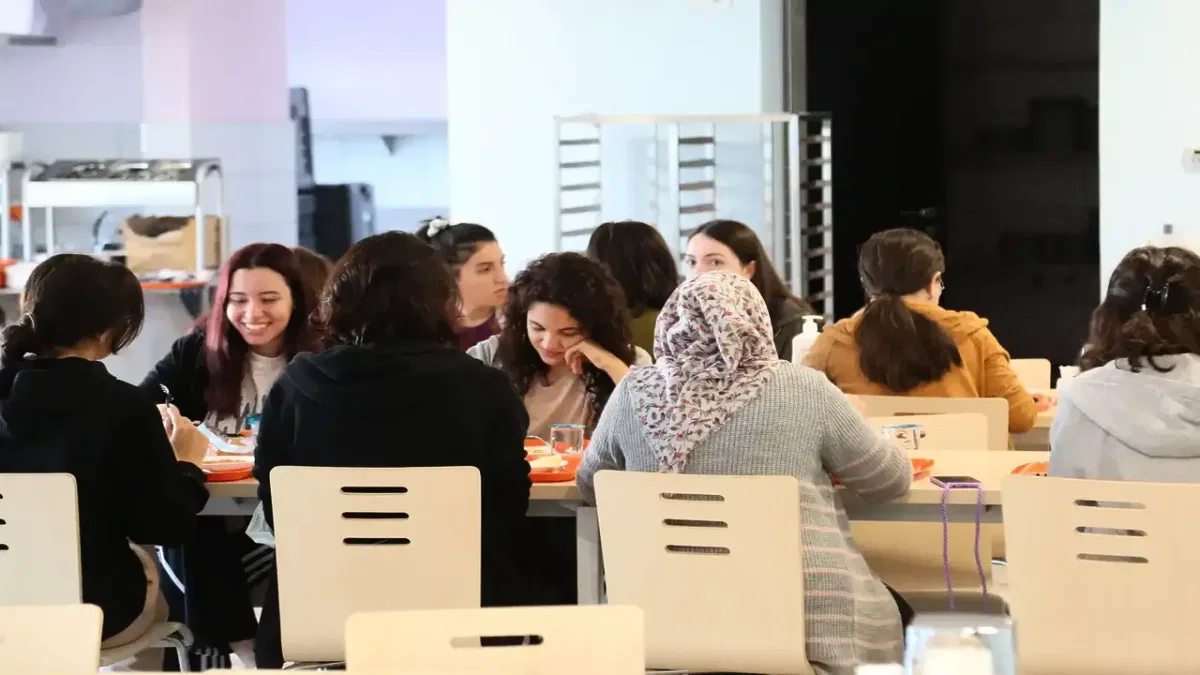 İstanbul'da öğrencilere yönelik kapsamlı destekler devam ediyor