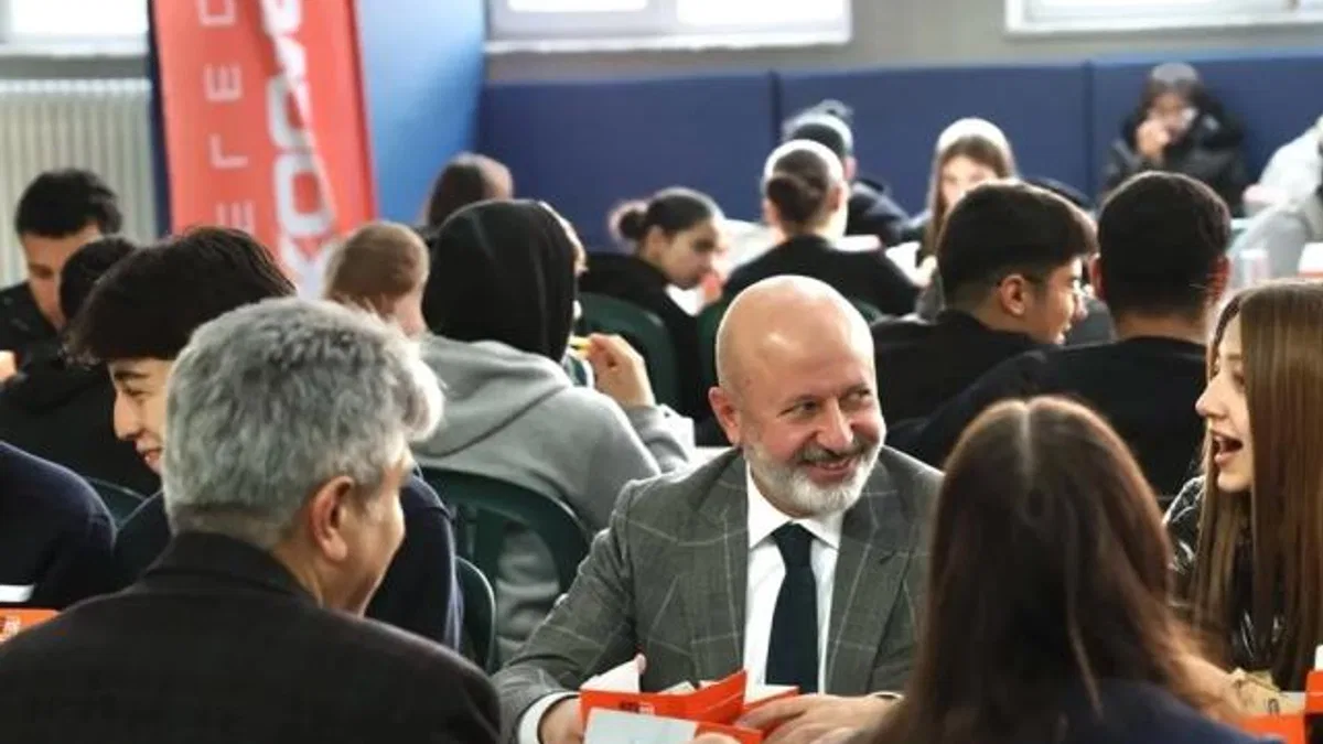 Ahmet Çolakbayrakdar'dan gençlere tavsiyeler