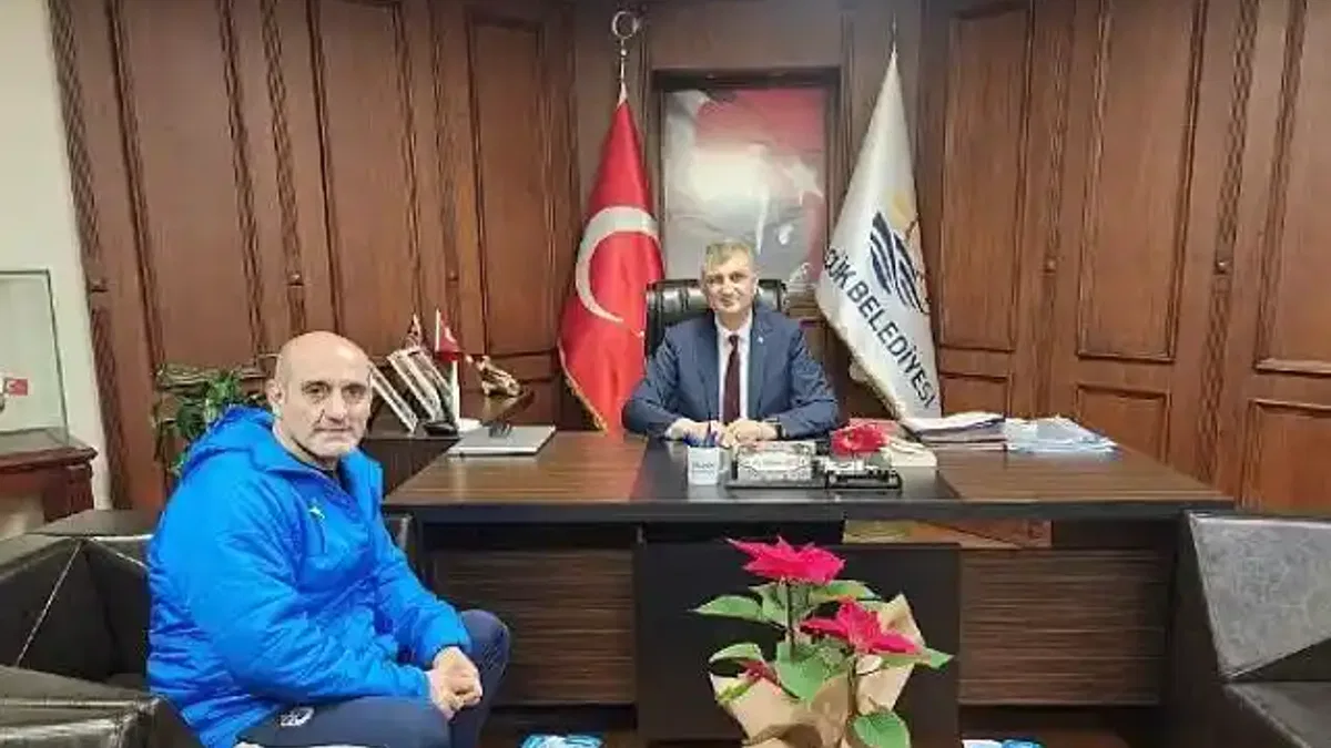 Gölcük Belediyespor antrenörü Zabit Pustu'ya milli görev