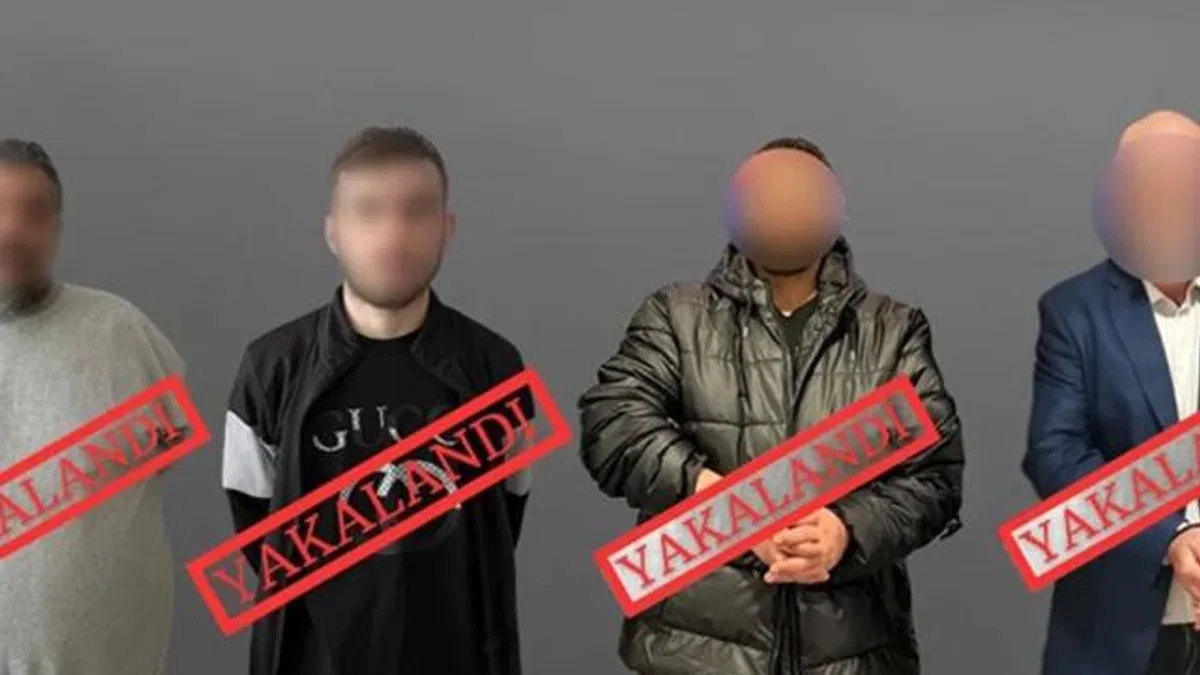 Aranan suçlular Türkiye'de! Yurtdışında yakalanıp Türkiye'ye getirildiler
