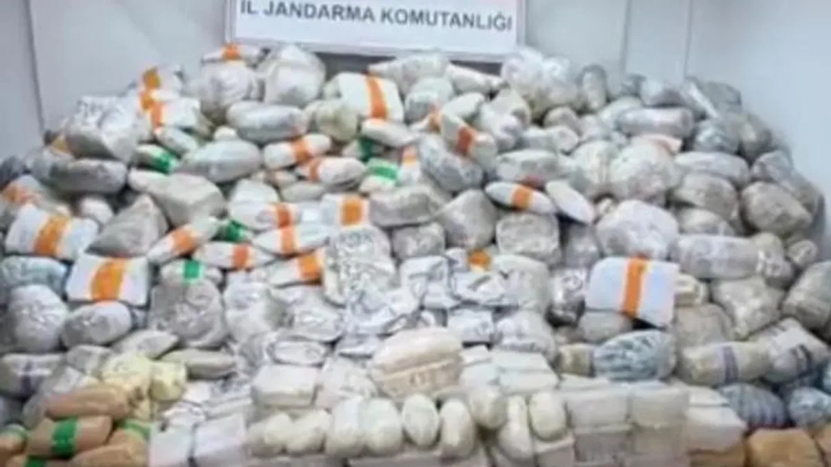 Hakkari’de 860 kilogram uyuşturucu madde ele geçirildi