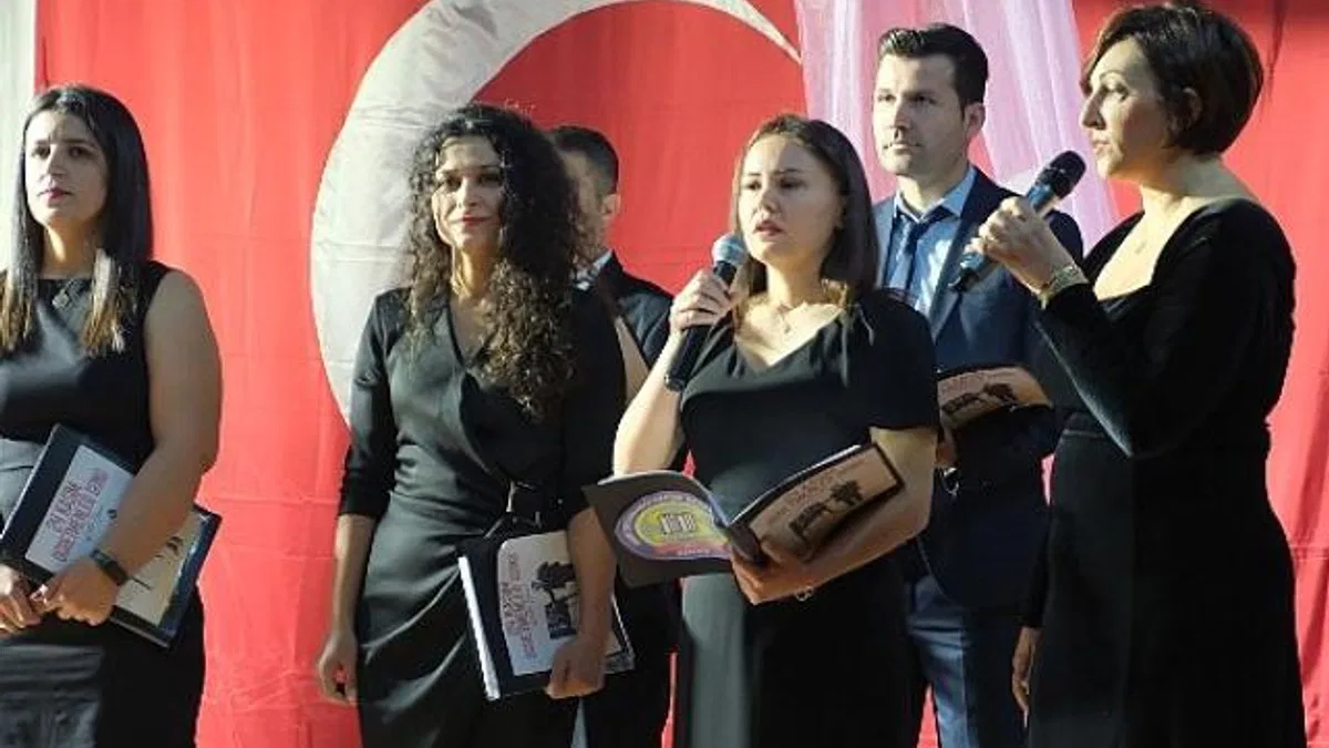 Kemer'de Öğretmenler Günü kutlandı