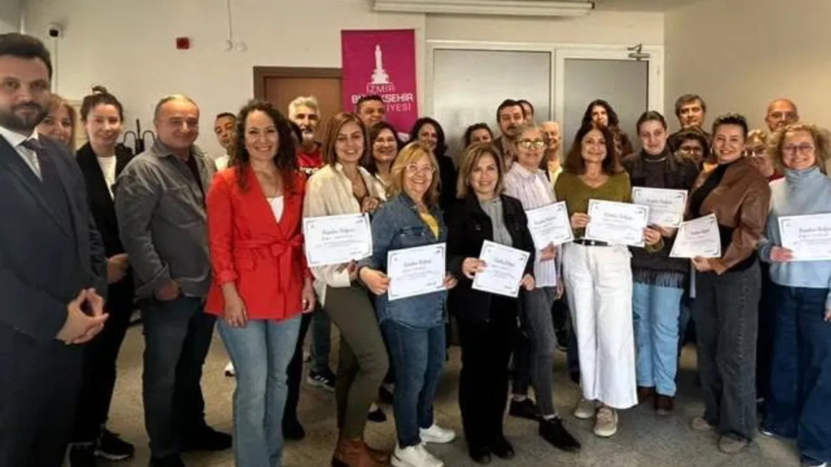 İzmir Meslek Fabrikası’nda sertifika sevinci