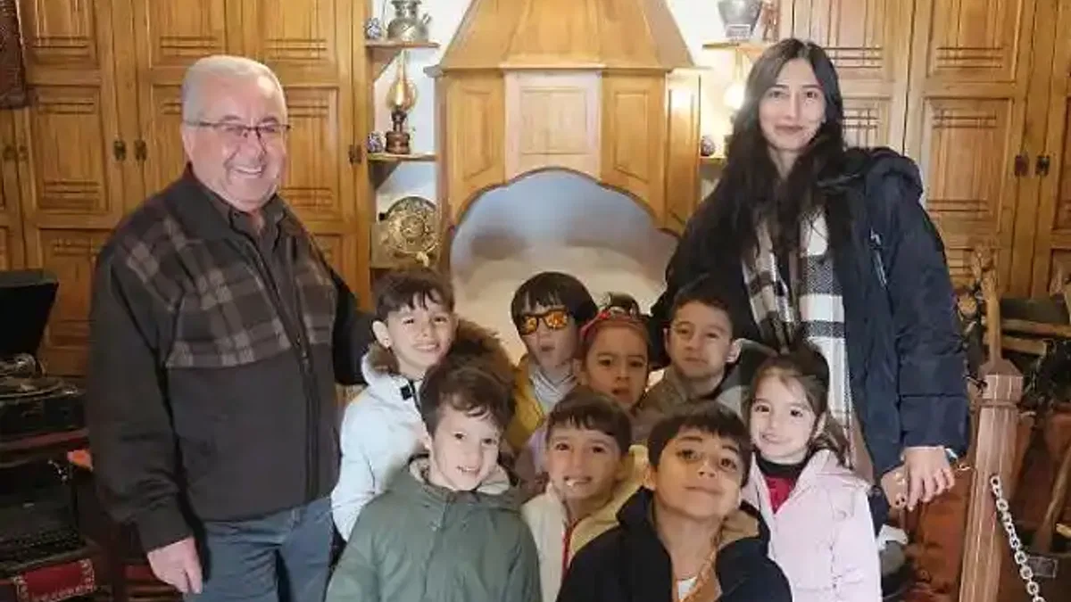 Minikler Kültür Evi'ni ziyaret etti