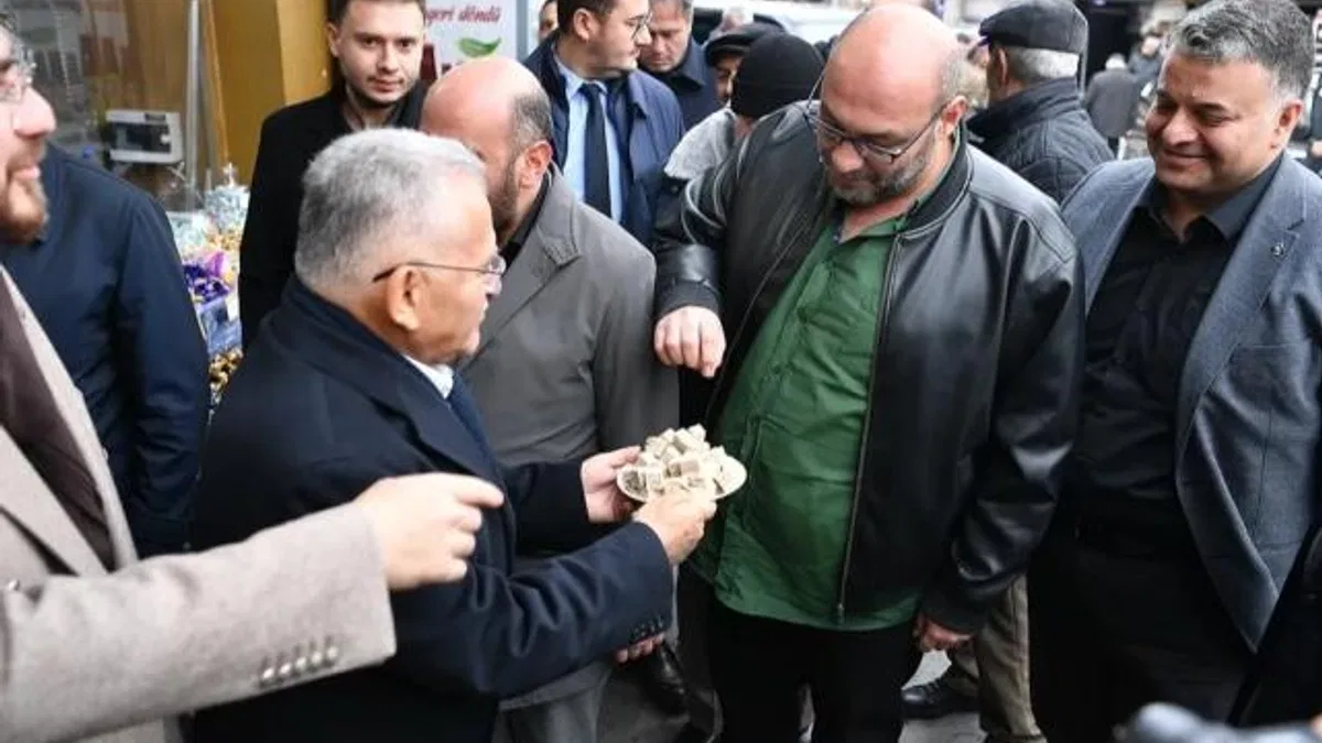 Memduh Büyükkılıç'tan esnaf ziyaretleri