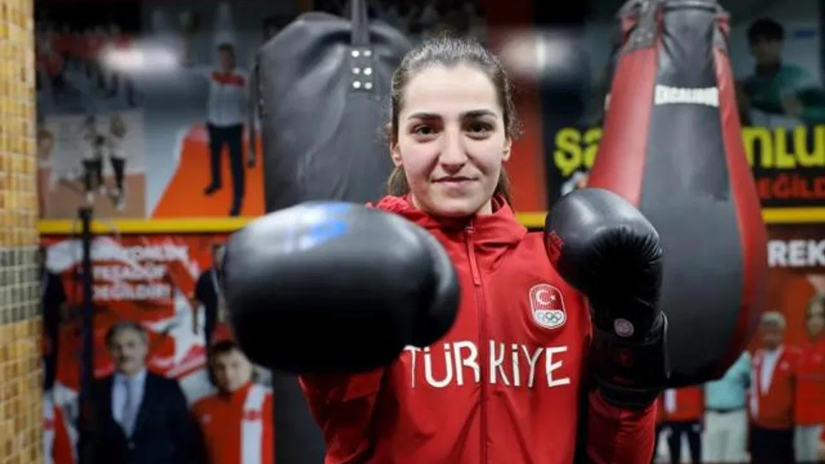 Sakarya'nın ringdeki parlayan yıldızı Ece Asude... Tarih yazmak istiyor