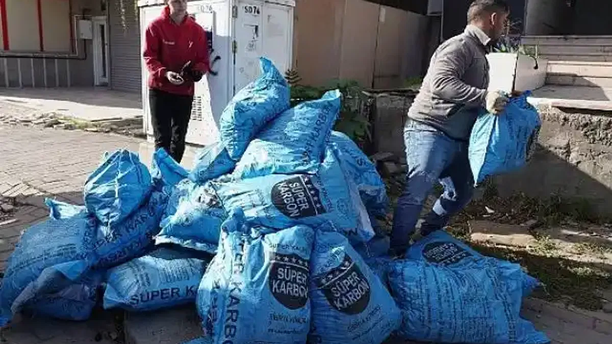 Beylikdüzü Belediyesi'nden yakacak yardımı