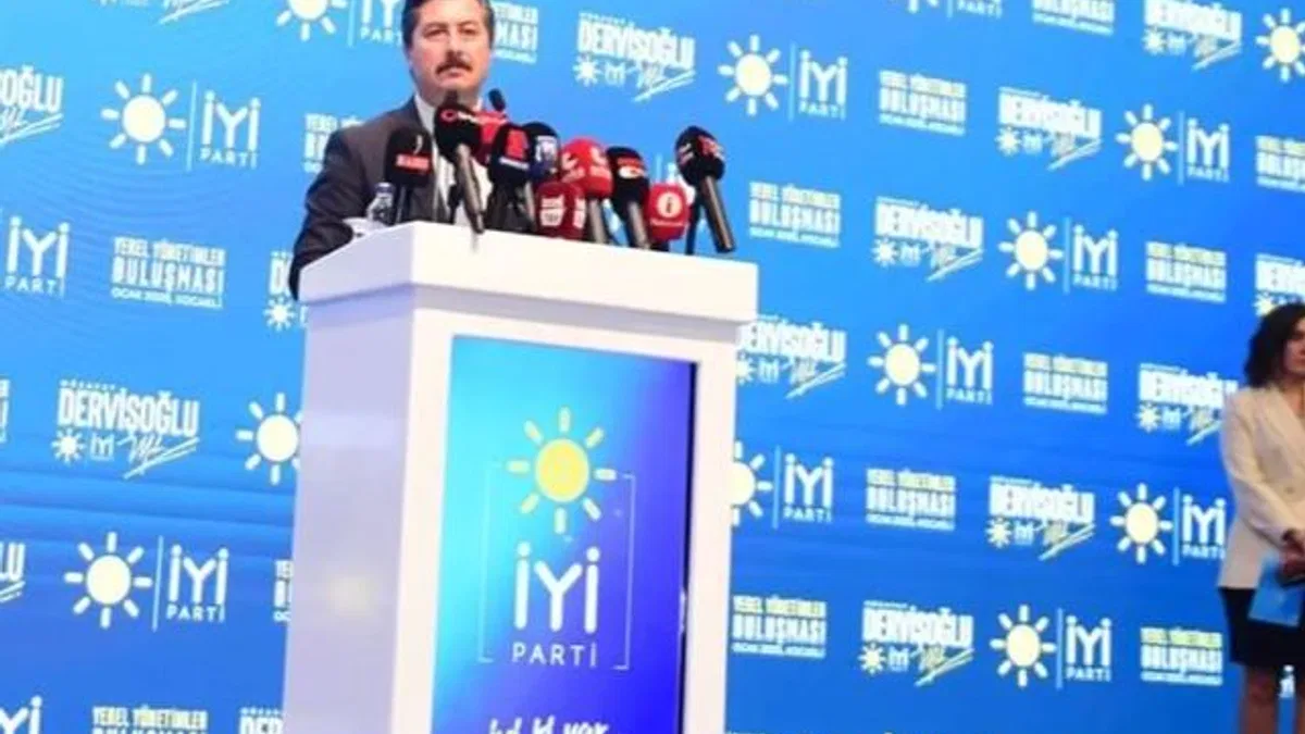 Ercan Özel İyi Parti Yerel Yönetimler Toplantısı'nda konuştu